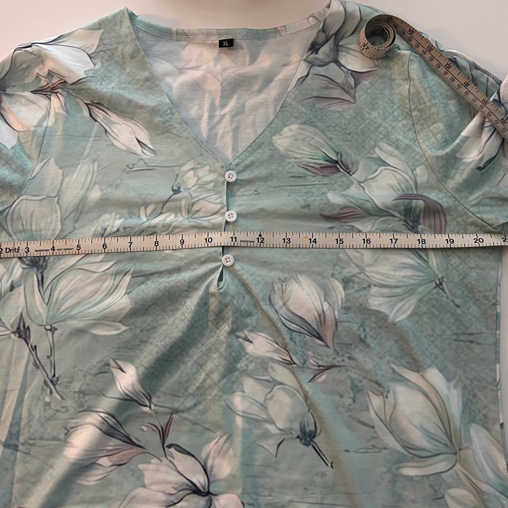 Women’s Pullover Top Green Floral Size XL NWOT - Picture 8 of 8